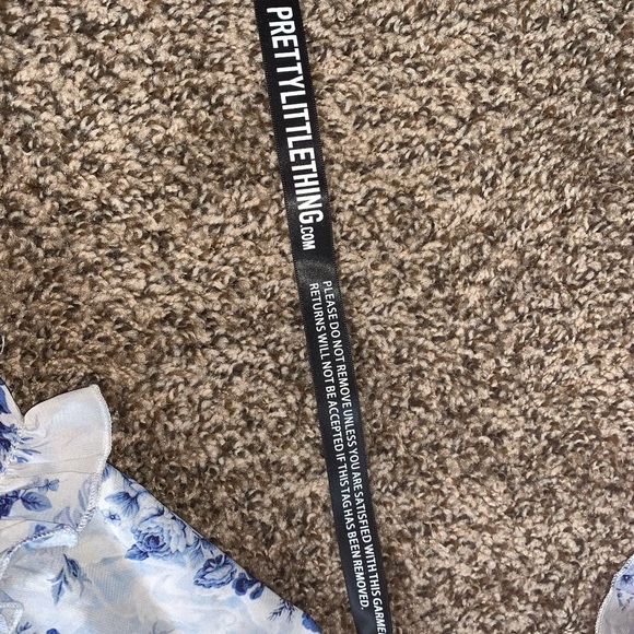 PrettyLittleThing Floral Lace Up Bodycon Dress - Picture 6 of 6